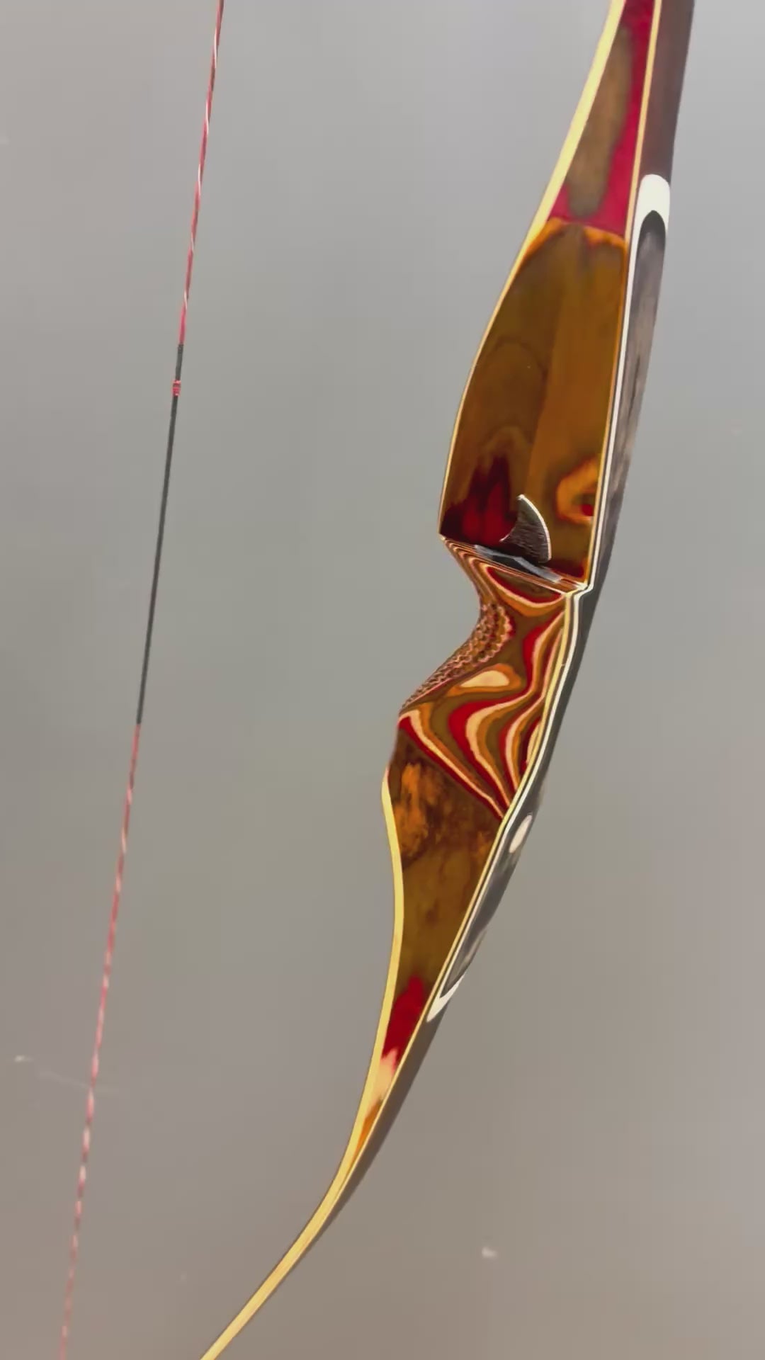 Load video: Bogen - Langbogen American Nativ 70&quot;/ 36#@28“ LINKSHAND