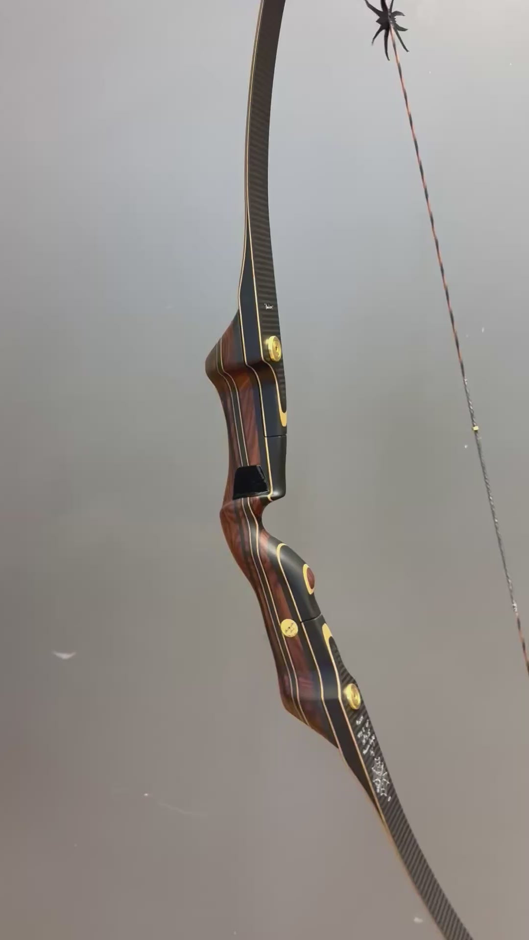 Video laden: Recurve - Black Widow PMA C 64“