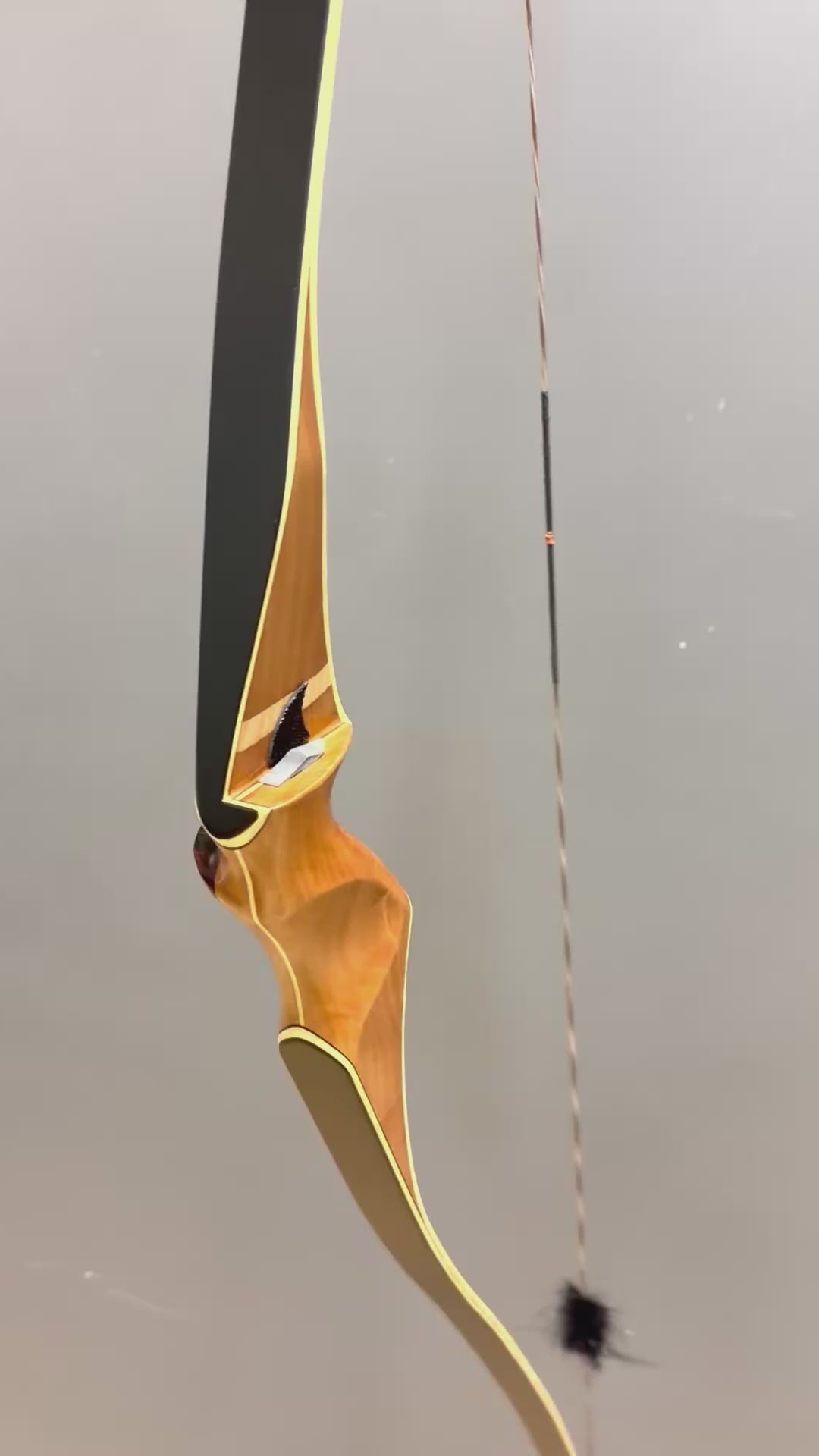 Load video: Bogen - Bowman Archery 64“ Hybrid / 25#